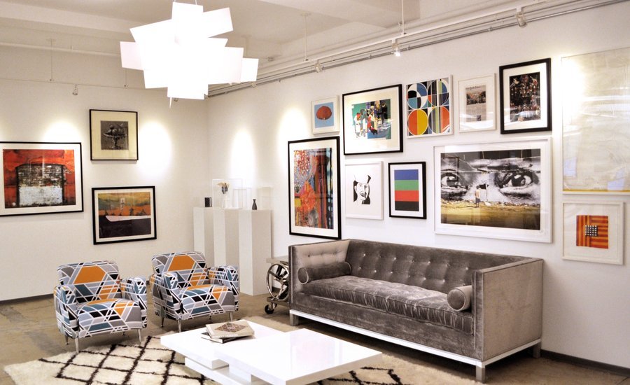 How to Choose the Right Frame for Your Wall Color